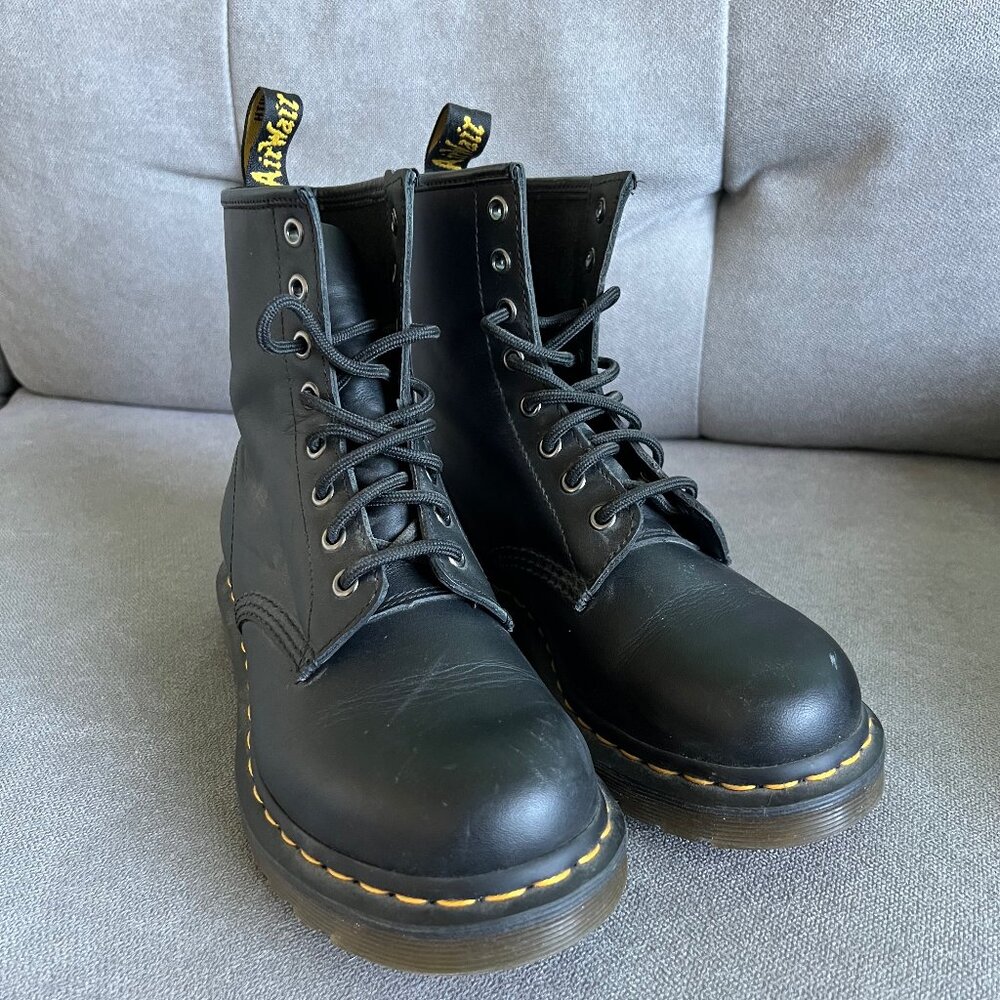 ✨ Dr. Martens 1460 Smooth Leather Boots ✨